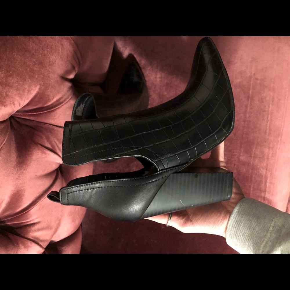 Heeled booties - Picture 2 of 4